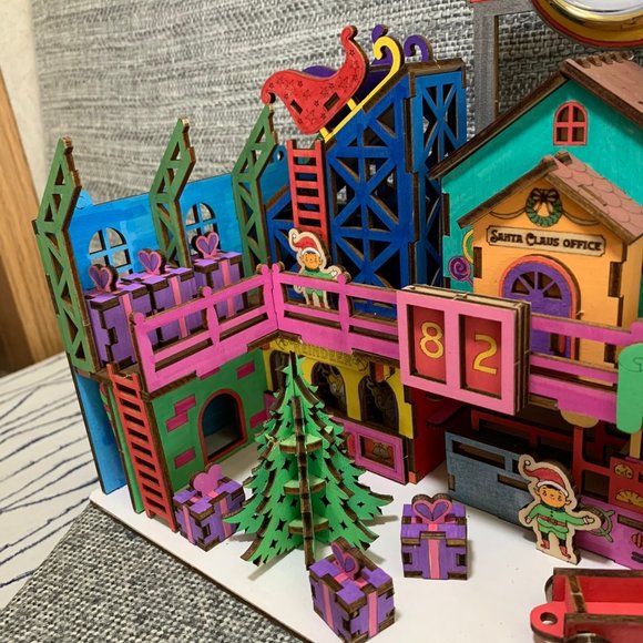 Hand Painted Wooden Santa's Workshop - Picture 3 of 16